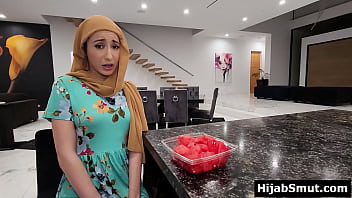 Gadis Muslim Pemalu Yang Tak Tahan Godaan Teman Amerikanya