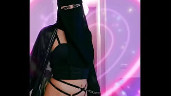 Menggoda Dalam Balutan Mianiqab Arab Yang Membuat Nafsu Membara