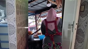 Milf Muslim Indonesia Berbadan Montok Dan Menggoda