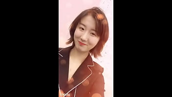 Bintang Analis Keuangan China Terkenal, Dorrit Yaqi, Dengan Penuh Nafsu Menghisap Batangku Hingga Puas