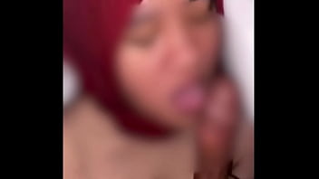 Ngentot Memek Sempit Dengan Kontol Gede Dan Jilbab Merah