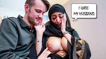 Pemungut Utang Meniduri Istri Muslim Untuk Melunasi Pinjaman – Aaliyah Yasin, Marcus London, Sam Bour