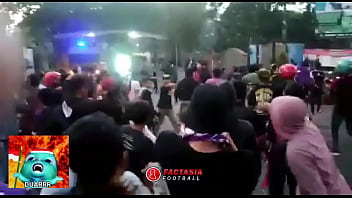 Baku Hantam Suporter Liga Indonesia Part 1: Persik Vs Psim – Keributan Berdarah Di Tribun