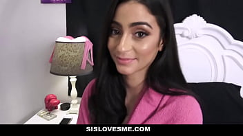 Kakak Tiriku Remaja (jasmine Vega) Dibayar Untuk Mengisap Kontolku